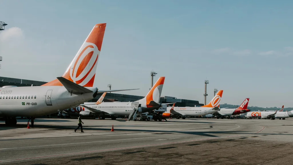 airplanes image