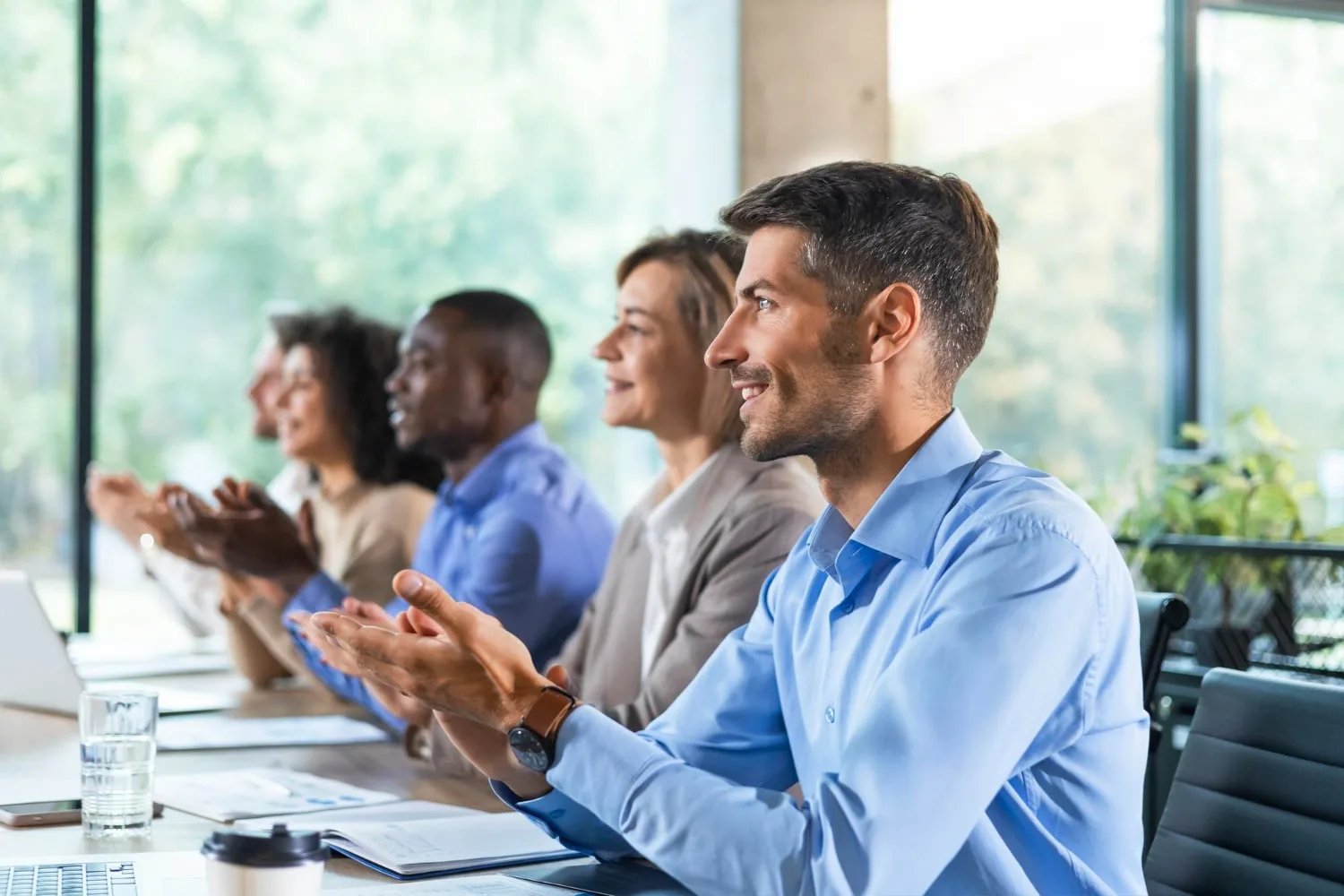 How Outsourced IT Staff Boost Telecom Efficiency — illustration